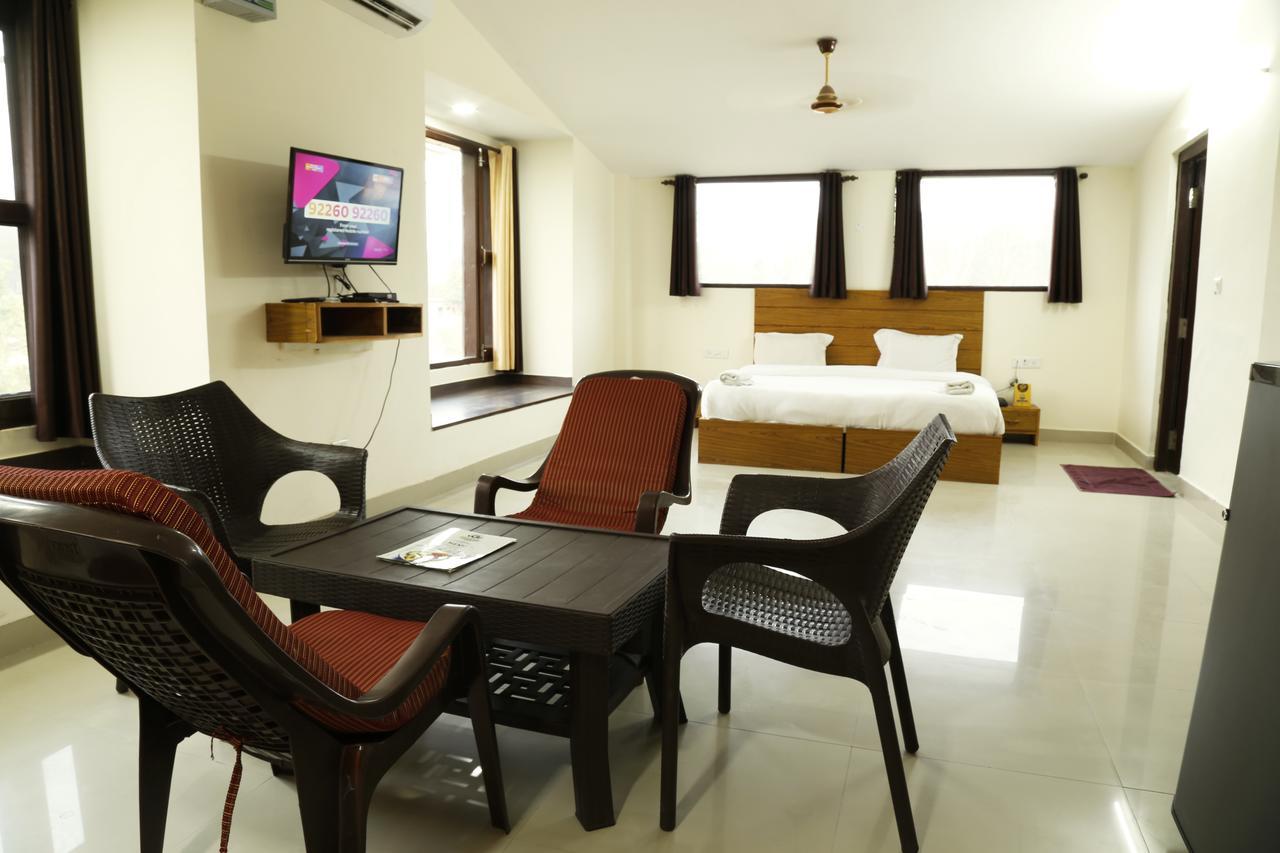 Corbett Treat Resort Рамнагар Екстериор снимка